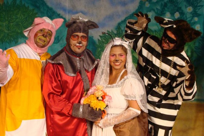 Teatro: O Casamento de Dona Baratinha