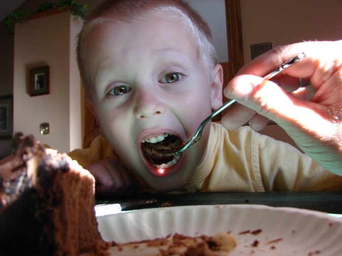 10 alimentos que as crianças devem evitar